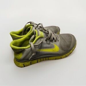 Nike Shoes Womens 6 Free 4.0 V2 Running Sneakers Neon Green Logo